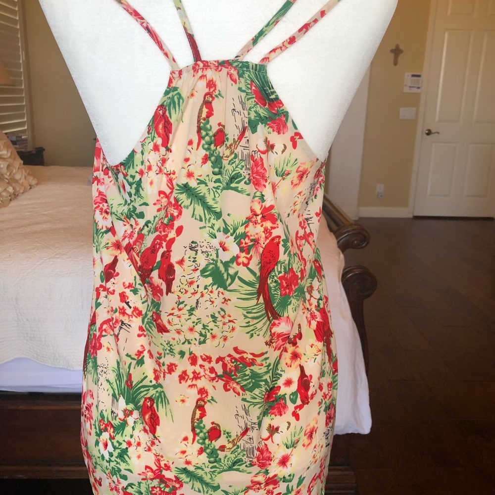 Pretty floral top - Picture 2 of 3